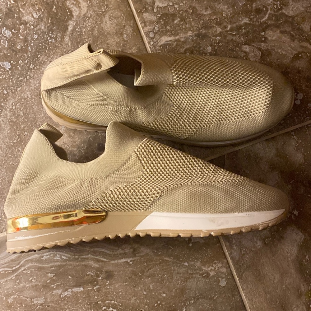 Slip on sneakers